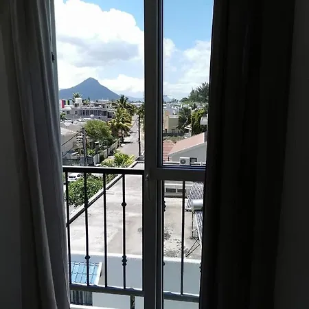Rayon Vert Bleuphorie Beach Apartment Flic en Flac Exterior photo